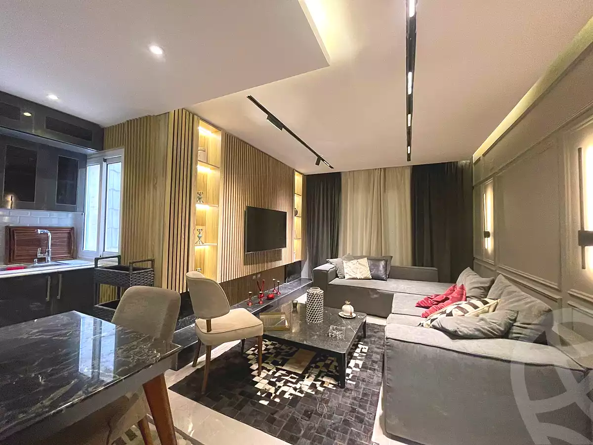 https://aqarmap.com.eg/ar/listing/6951683-for-sale-cairo-new-cairo-compounds-mountain-view-hyde-park