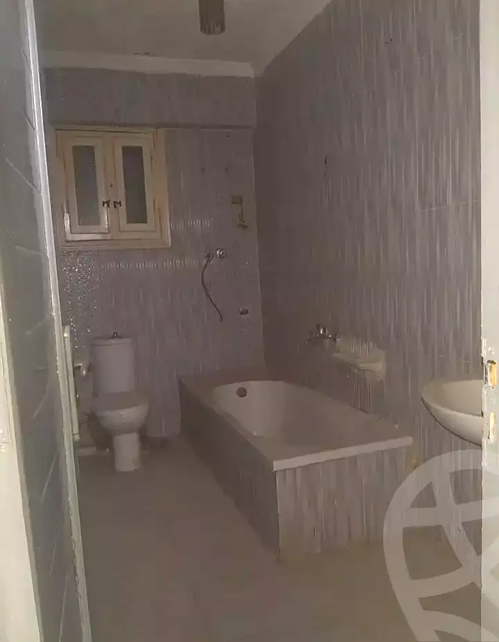 https://aqarmap.com.eg/ar/listing/6952338-for-sale-alexandria-alexandria-marsa-matrouh-rd