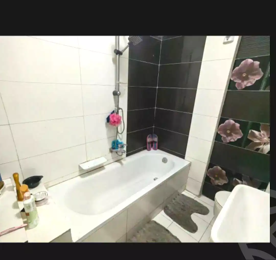 https://aqarmap.com.eg/ar/listing/6954135-for-sale-alexandria-moharram-bey-tryq-qn-lswys