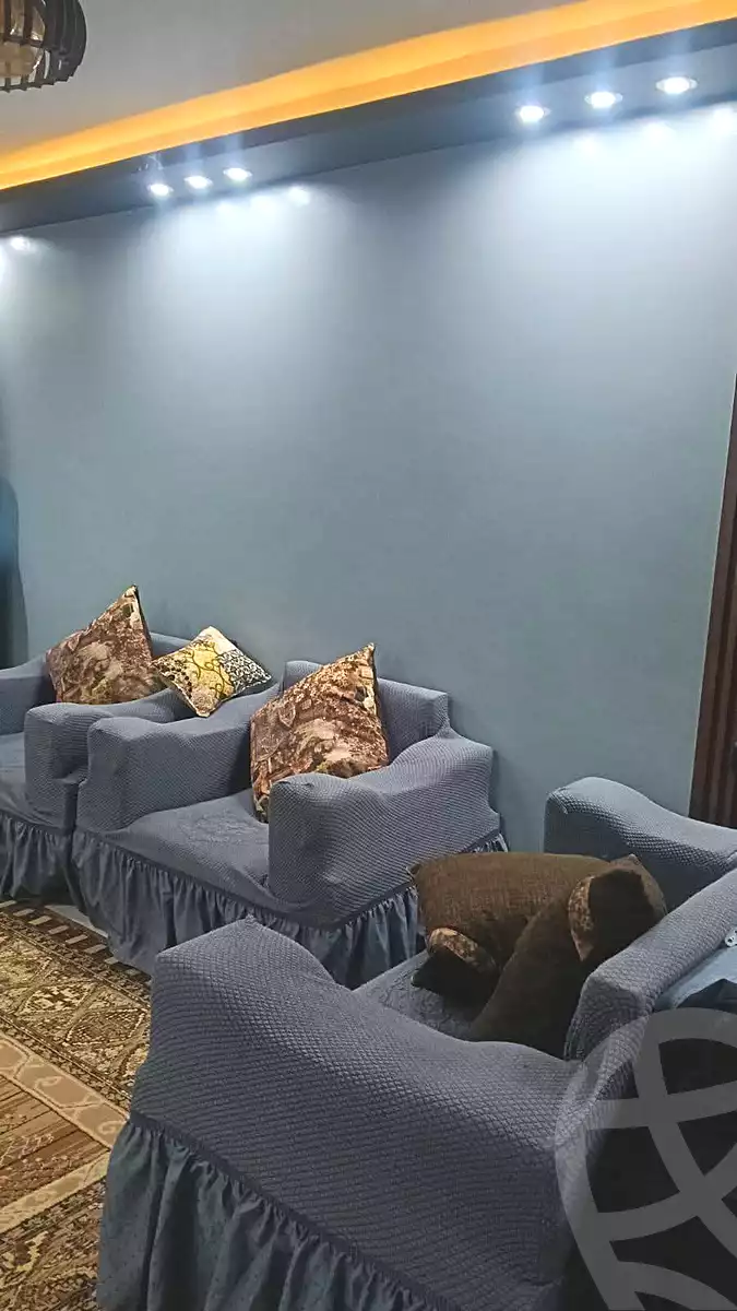 https://aqarmap.com.eg/ar/listing/6954160-for-sale-cairo-helwan-ahmed-enci-st