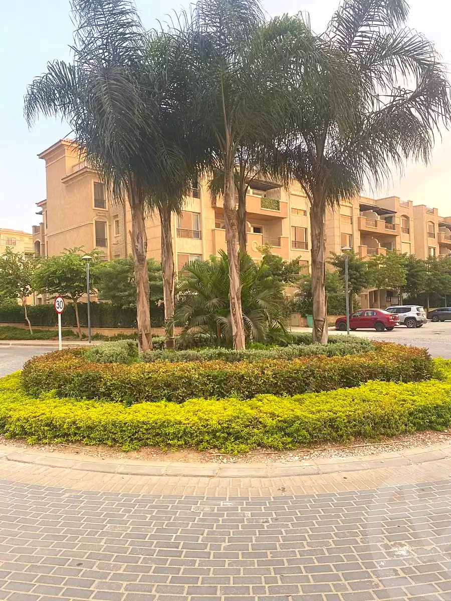 https://aqarmap.com.eg/ar/listing/6954476-for-sale-cairo-new-cairo-compounds-stwn-ryzydns-by-ar-y-llttwyr