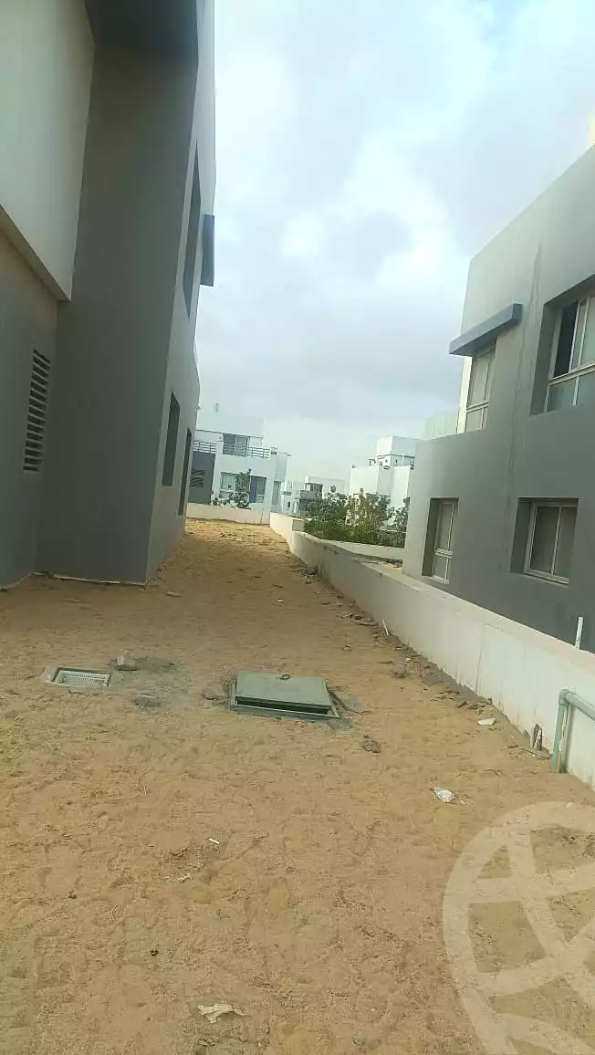 https://aqarmap.com.eg/ar/listing/6955273-for-sale-cairo-new-cairo-compounds-hyde-park-business-district