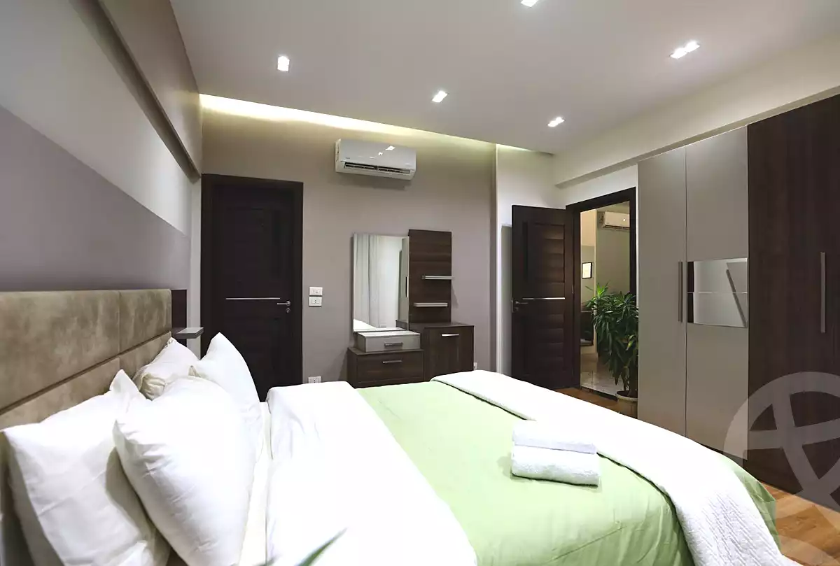 https://aqarmap.com.eg/ar/listing/6955494-for-sale-cairo-new-cairo-compounds-hyde-park-centre-ville-hyde-park