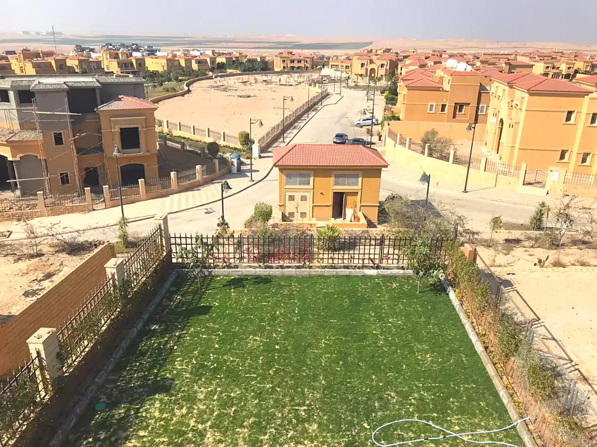 توين هاوس بـ٦ غرف نوم في رويال ميدوز الشيخ زايد، صورة ١٢ من ١٣