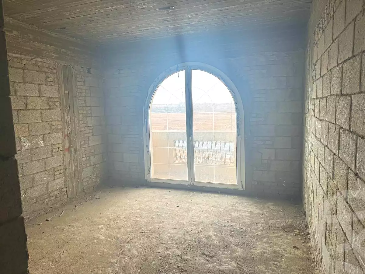 https://aqarmap.com.eg/en/listing/6956620-for-sale-cairo-new-cairo-compounds-mountain-view-hyde-park
