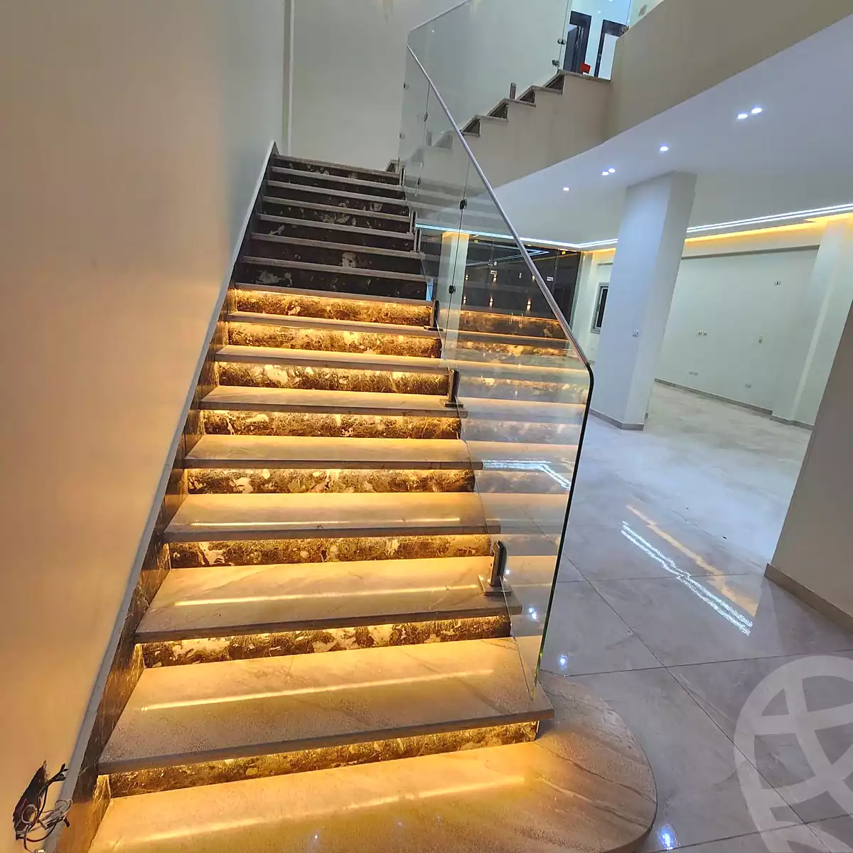 https://aqarmap.com.eg/ar/listing/6956701-for-sale-cairo-el-sheikh-zayed-city-compounds-el-khamayel