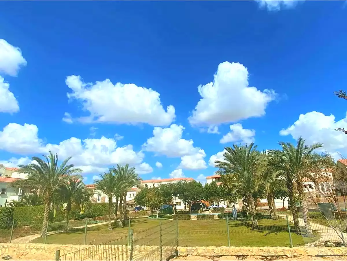 https://aqarmap.com.eg/en/listing/6956763-for-sale-cairo-el-shorouk-compounds-divina-gardens