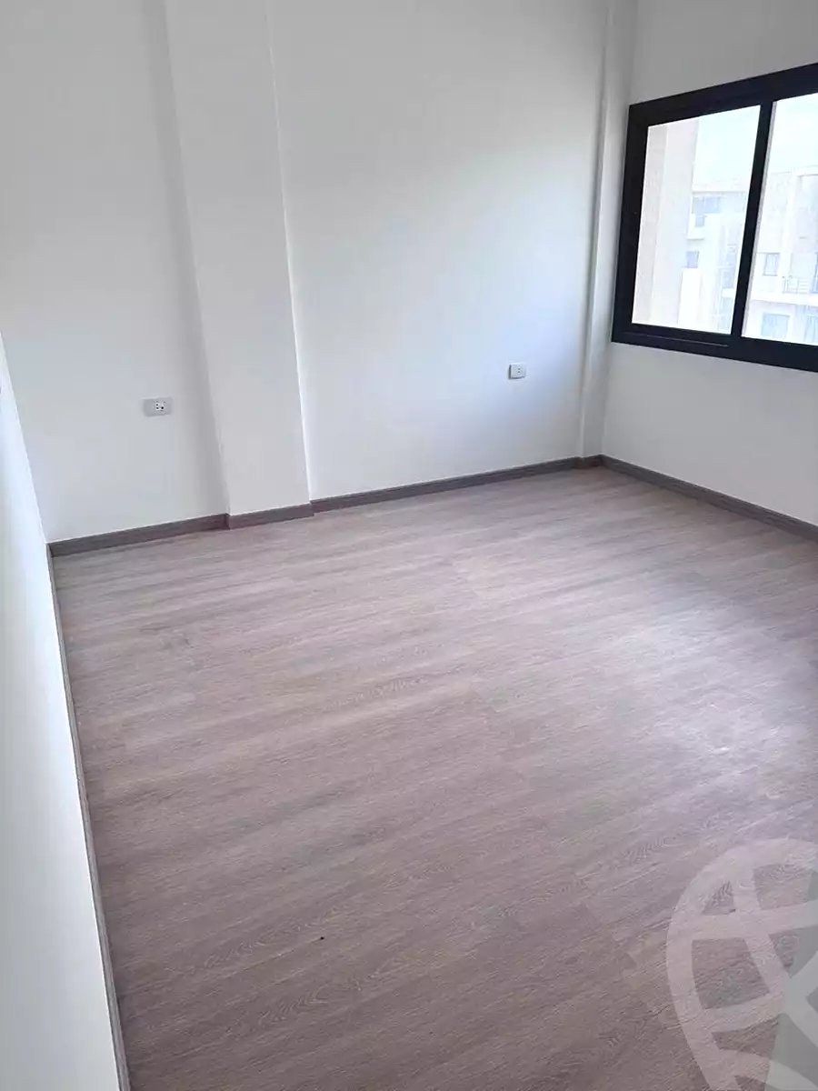 https://aqarmap.com.eg/en/listing/6956848-for-sale-cairo-new-cairo-compounds-fifth-square