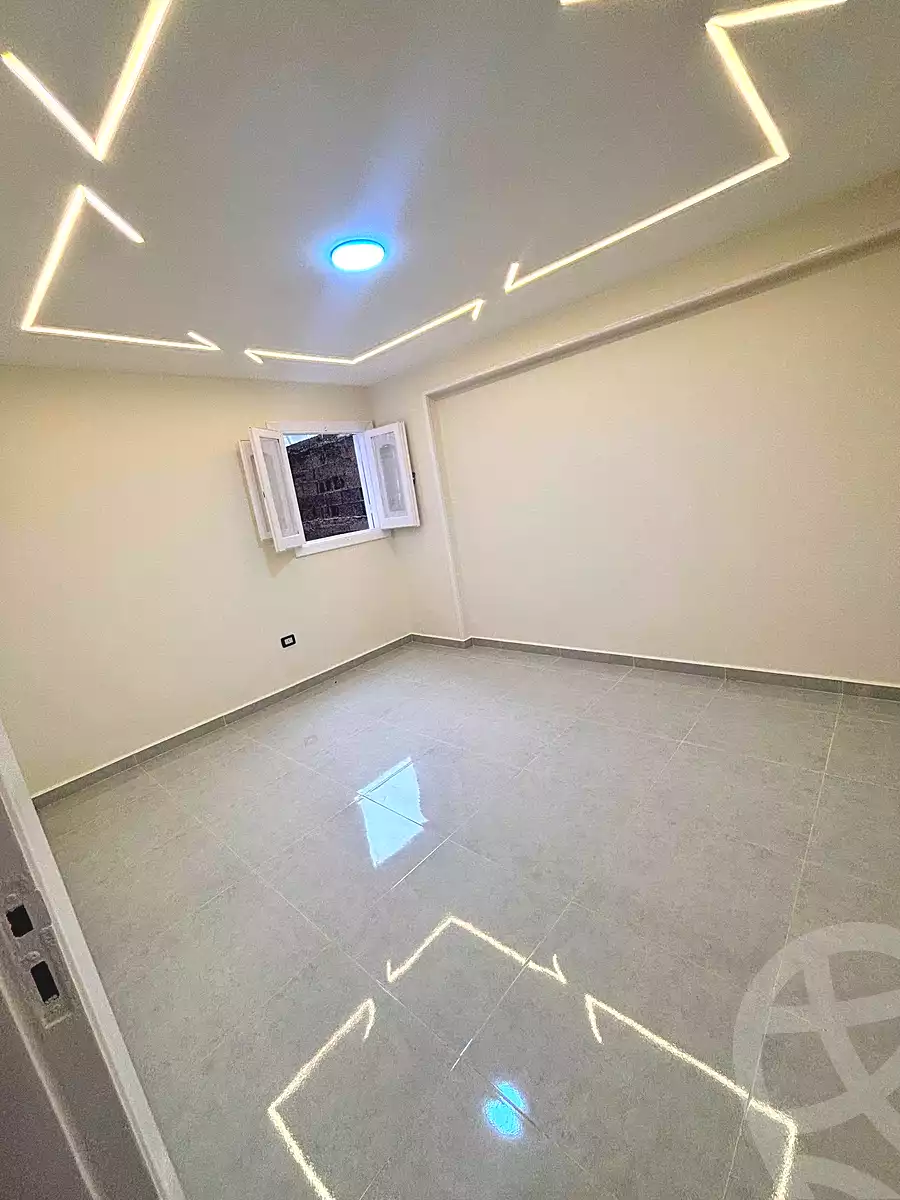 https://aqarmap.com.eg/ar/listing/6958293-for-sale-alexandria-sydy-bshr-sydy-bshr-bhry-amr-el-nogomy-st