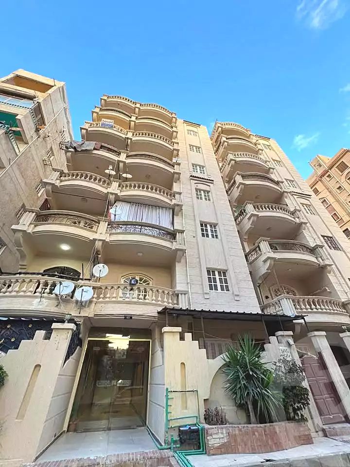https://aqarmap.com.eg/ar/listing/6962796-for-sale-alexandria-al-agamy-shataa-el-nakheel