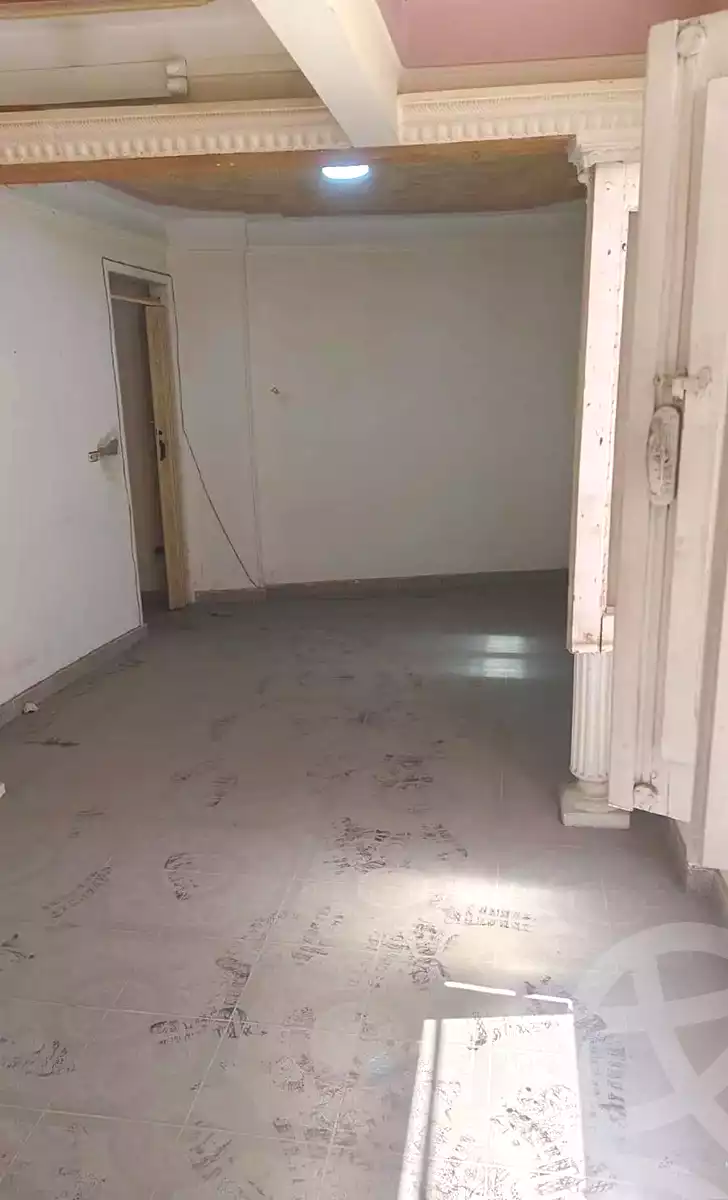 https://aqarmap.com.eg/ar/listing/6964415-for-sale-alexandria-ganaklis-shr-mrtdy-bsh