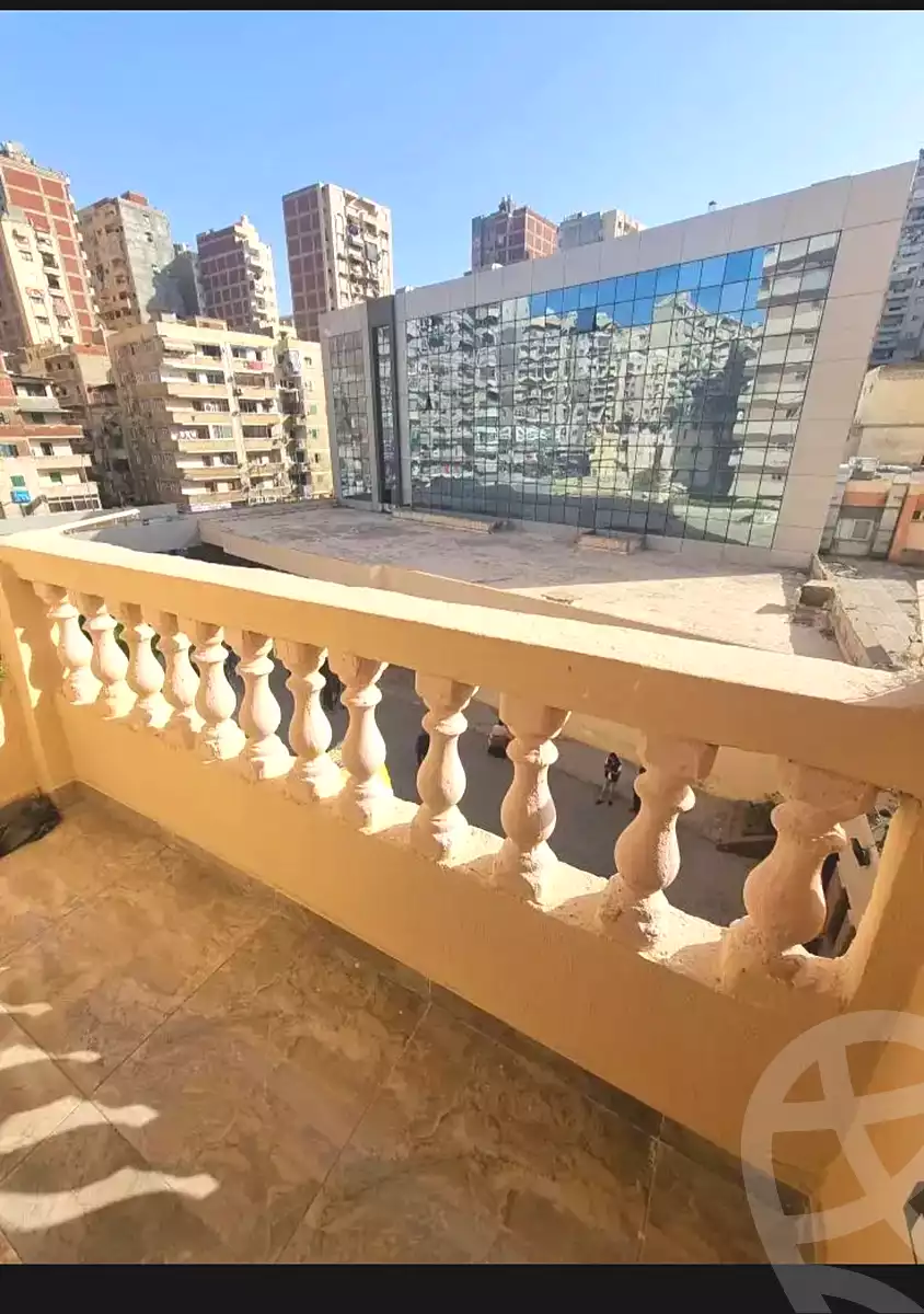 https://aqarmap.com.eg/ar/listing/6966486-for-sale-alexandria-sydy-bshr-sydy-bshr-bhry-khalil-hamada-st