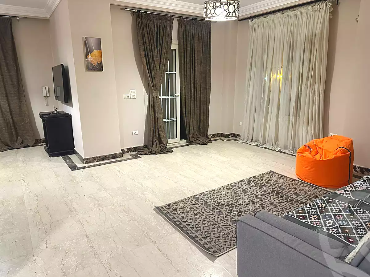 https://aqarmap.com.eg/ar/listing/6967149-for-sale-cairo-new-cairo-first-settlement-mhwr-mstfy-kml
