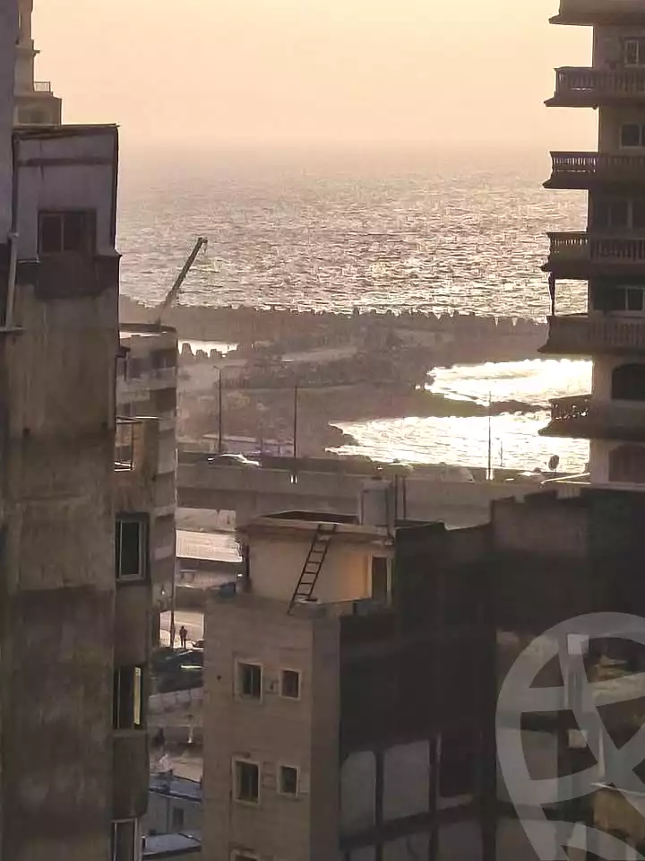 https://aqarmap.com.eg/ar/listing/6969940-for-sale-alexandria-sydy-bshr-sydy-bshr-bhry-shr-mhmwd-l-yswy