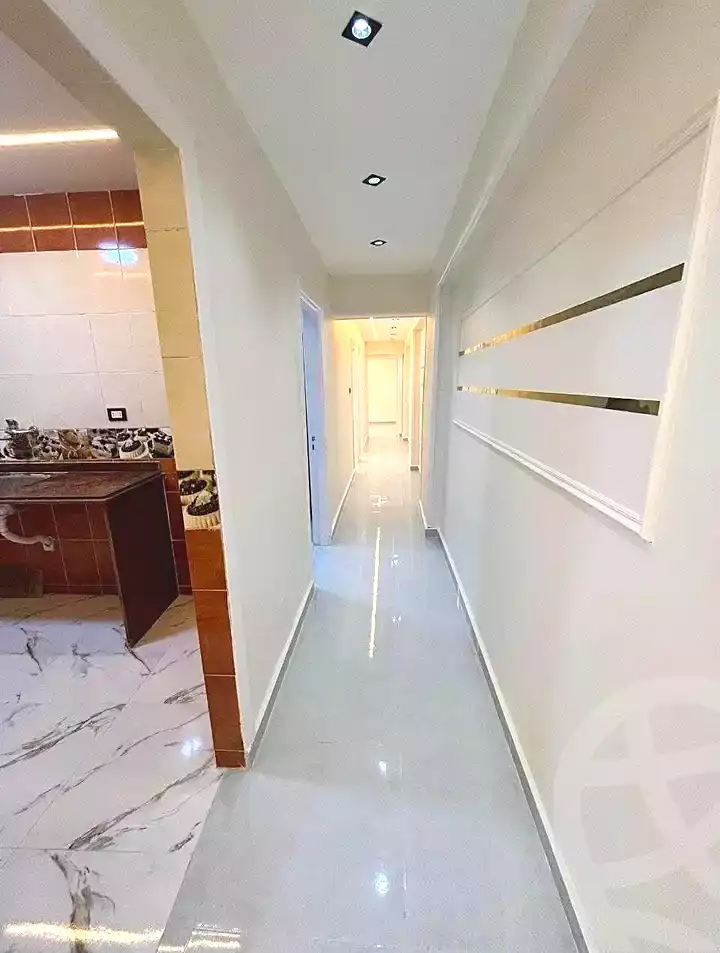 https://aqarmap.com.eg/ar/listing/6972058-for-sale-alexandria-sydy-bshr-sydy-bshr-bhry-amr-el-nogomy-st