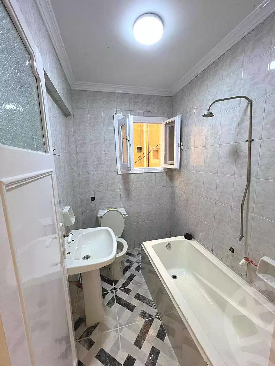 https://aqarmap.com.eg/ar/listing/6972254-for-sale-alexandria-al-agamy-shataa-el-nakheel