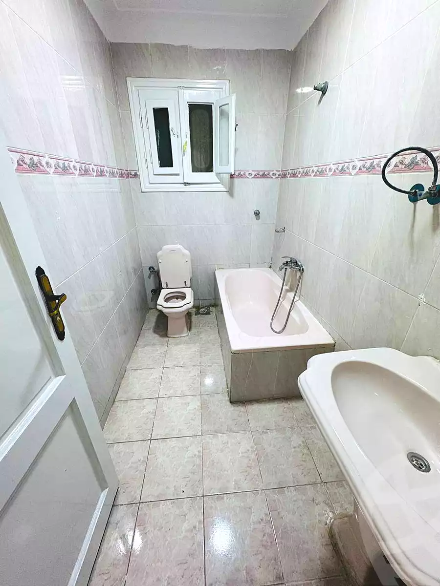 https://aqarmap.com.eg/ar/listing/6972278-for-sale-alexandria-al-agamy-shataa-el-nakheel