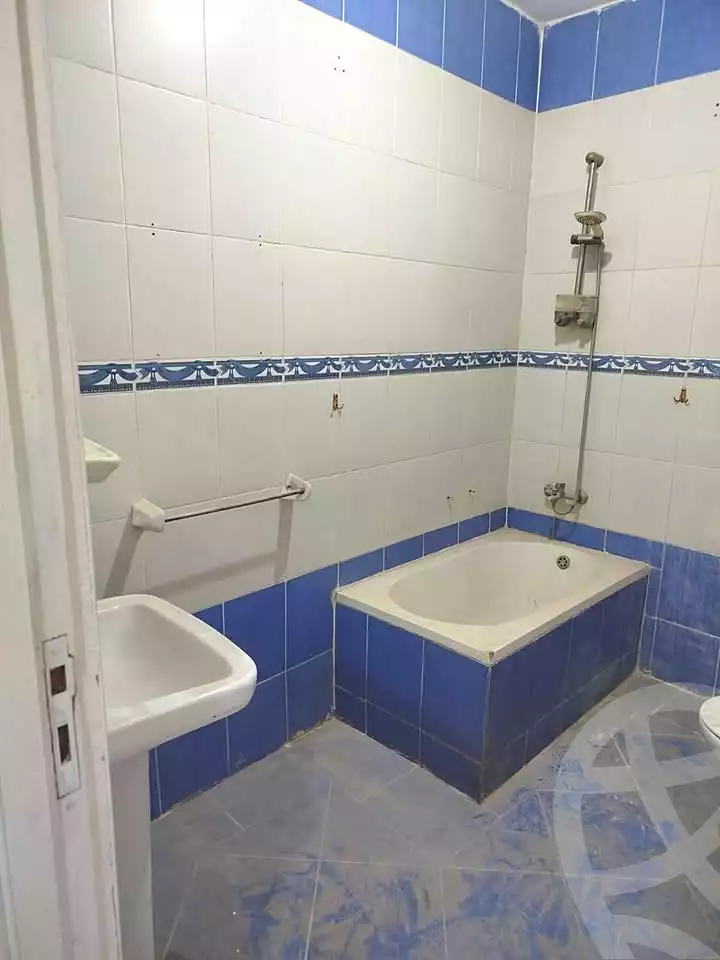 https://aqarmap.com.eg/ar/listing/6974062-for-sale-alexandria-al-agamy-el-hanouvel-el-kholafaa-el-rashdeen-st