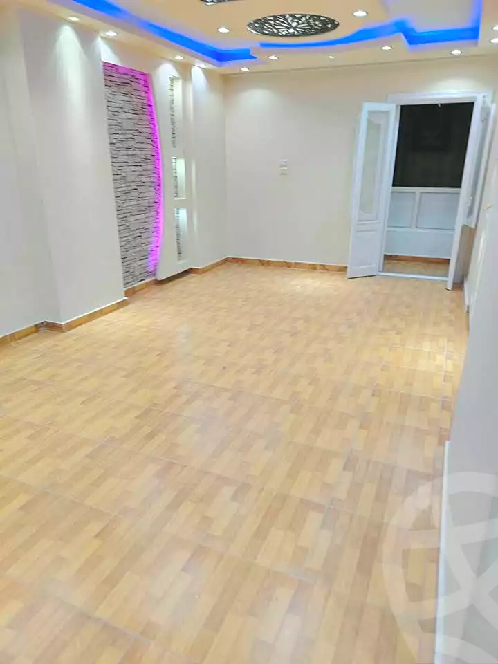 https://aqarmap.com.eg/ar/listing/6974383-for-sale-alexandria-el-asafra-shr-45