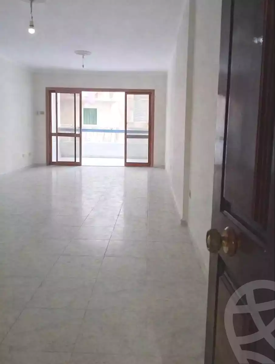 https://aqarmap.com.eg/ar/listing/6974772-for-sale-alexandria-el-asafra-l-sfr-bhry