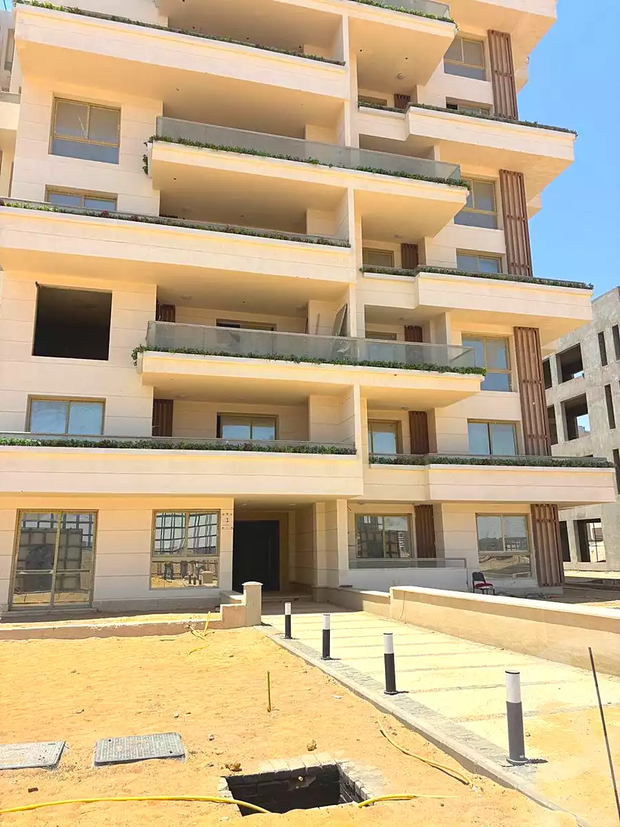 https://aqarmap.com.eg/en/listing/6975399-for-sale-cairo-new-administrative-capital-r8-de-joya-4-compound-taj-misr