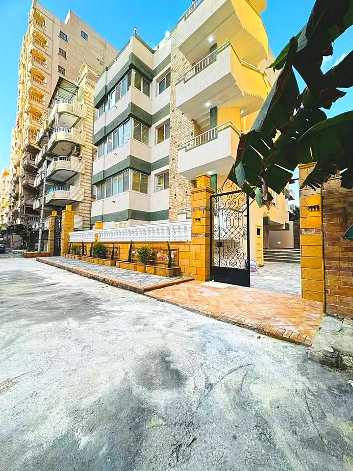 https://aqarmap.com.eg/ar/listing/6976011-for-sale-alexandria-al-agamy-shataa-el-nakheel