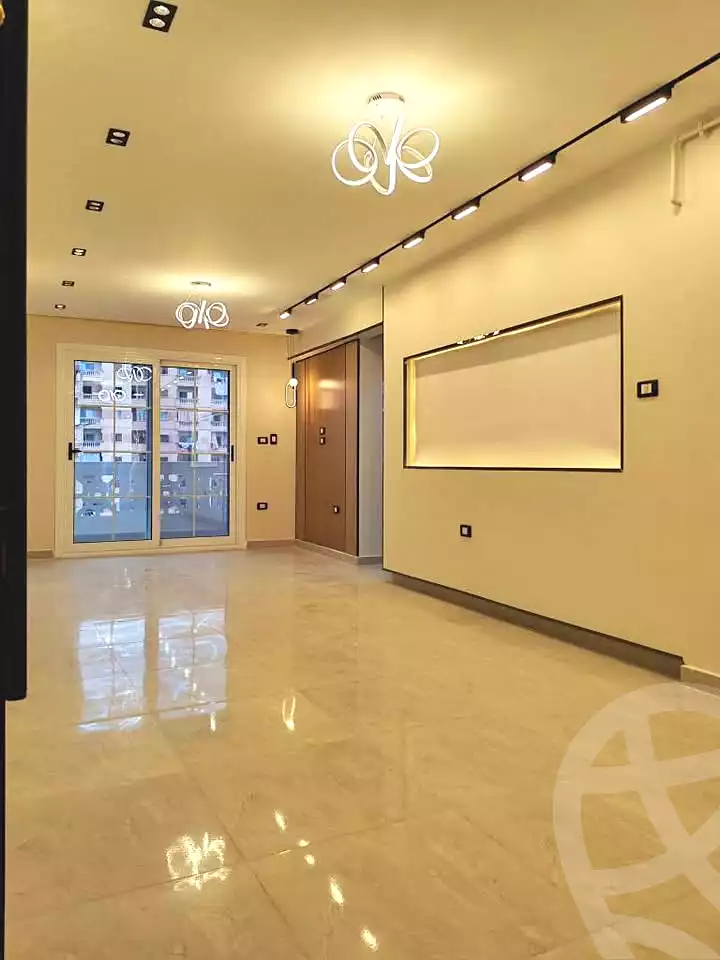 https://aqarmap.com.eg/ar/listing/6976184-for-sale-alexandria-al-agamy-bw-ywsf