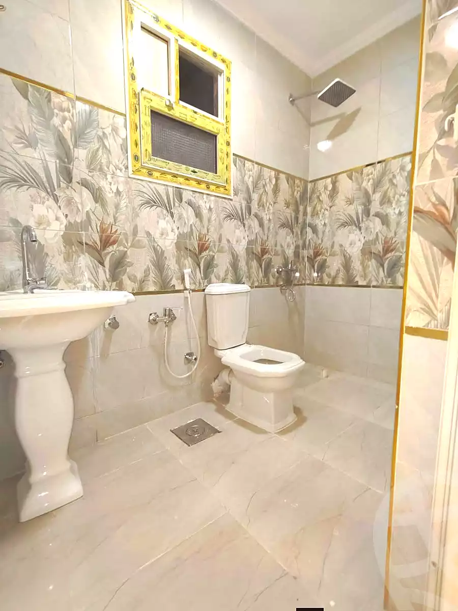 https://aqarmap.com.eg/ar/listing/6978834-for-sale-cairo-helwan-hadayek-helwan-nile-corniche-st