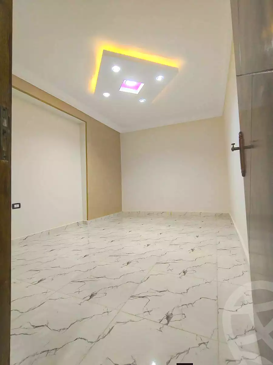 https://aqarmap.com.eg/ar/listing/6980392-for-sale-cairo-helwan-hadayek-helwan-nile-corniche-st