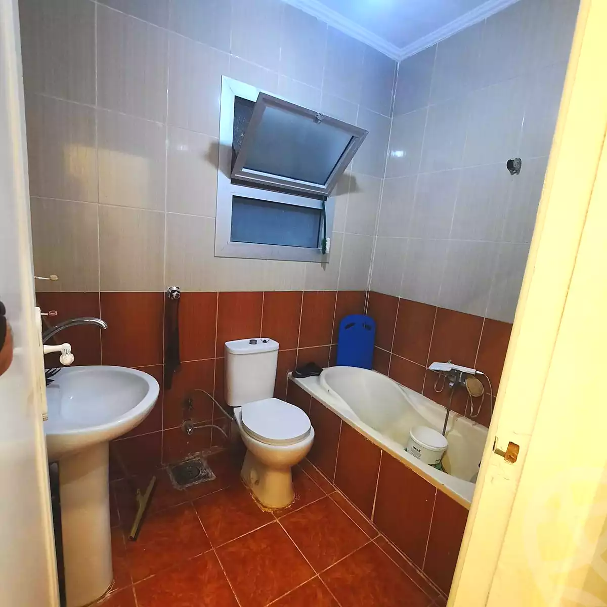 https://aqarmap.com.eg/ar/listing/6980970-for-sale-alexandria-al-agamy-el-hanouvel-al-asdakaa-st