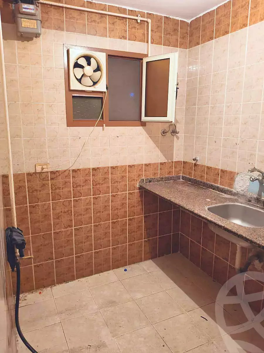 https://aqarmap.com.eg/ar/listing/6982203-for-rent-alexandria-al-agamy-el-hanouvel-el-kholafaa-el-rashdeen-st