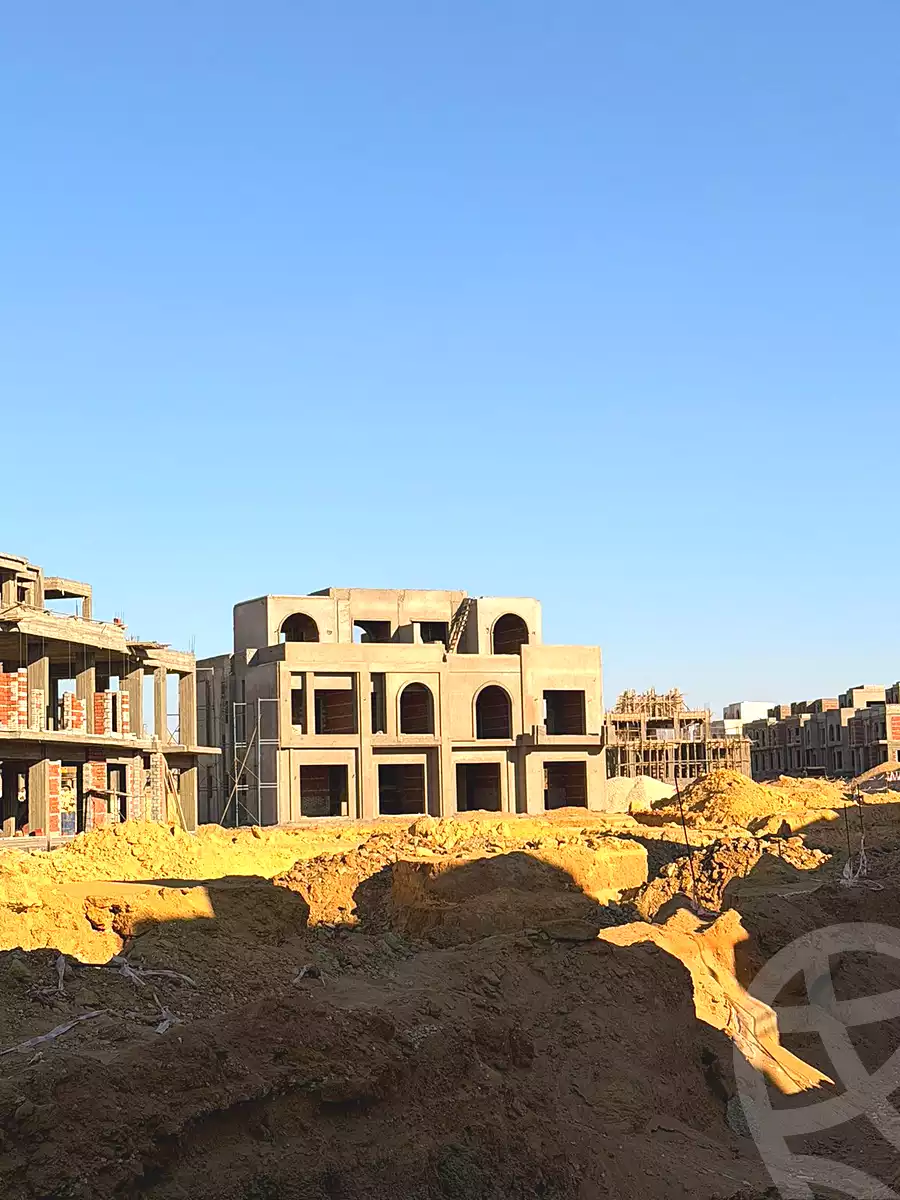 https://aqarmap.com.eg/en/listing/6971265-for-sale-cairo-new-cairo-compounds-zyd-yst