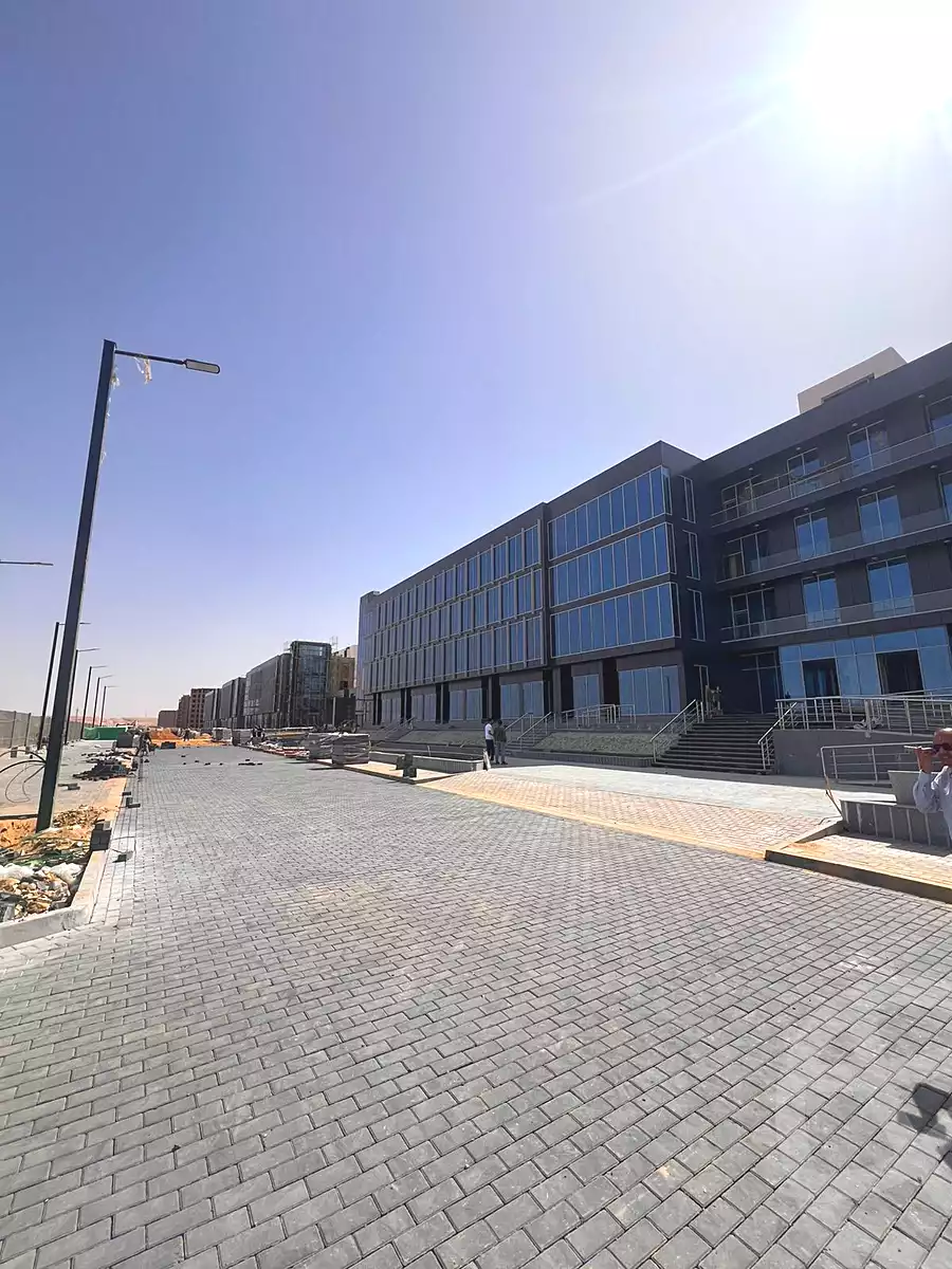 https://aqarmap.com.eg/ar/listing/6982604-for-sale-cairo-new-administrative-capital-r7-de-joya-strip-mall-3-taj-misr