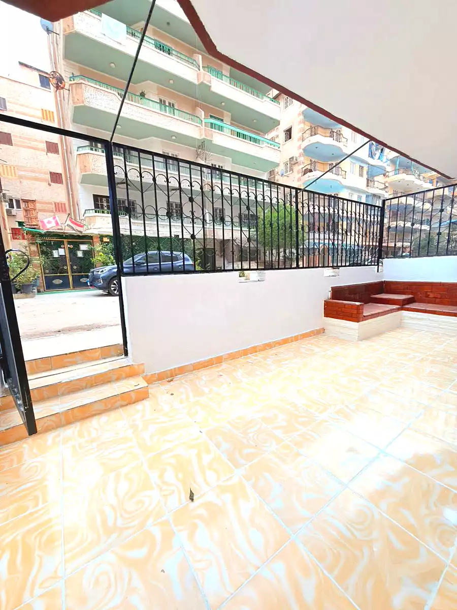 https://aqarmap.com.eg/en/listing/6984911-for-sale-alexandria-al-agamy-el-hanouvel