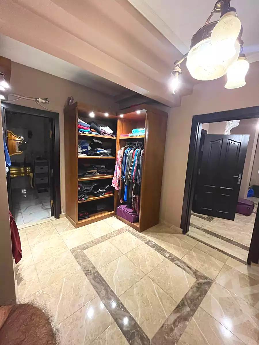 https://aqarmap.com.eg/en/listing/6986123-for-sale-cairo-new-cairo-compounds-hyde-park-centre-ville-hyde-park