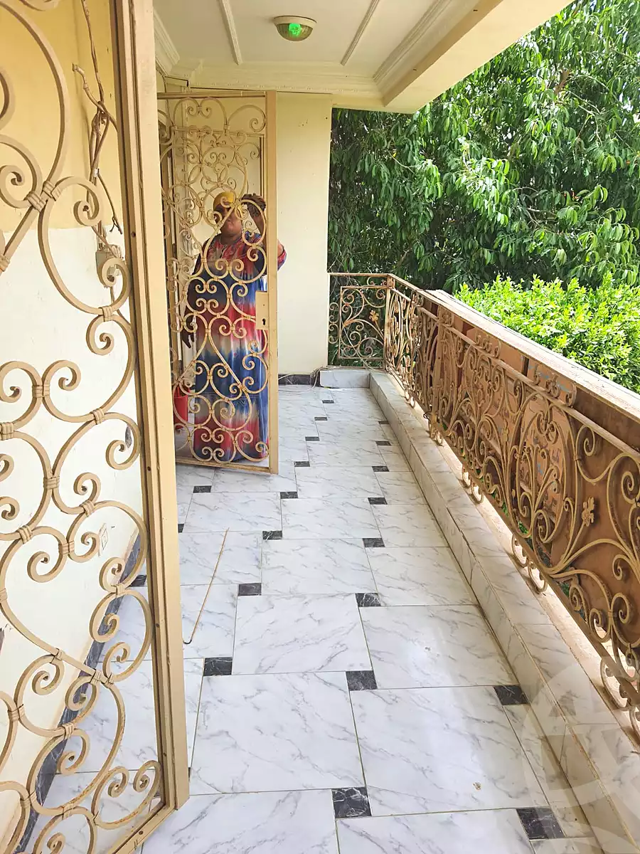 https://aqarmap.com.eg/ar/listing/6986174-for-sale-cairo-6th-of-october-el-hay-el-motamyz-first-touristic-village-el-shaheed-mohammed-abdul-latif-alshimi-st