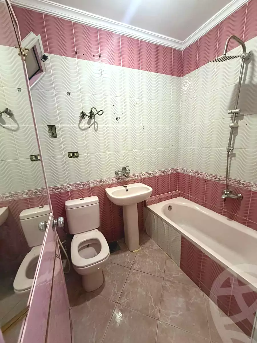 https://aqarmap.com.eg/en/listing/6988958-for-sale-alexandria-lsywf-el-falki