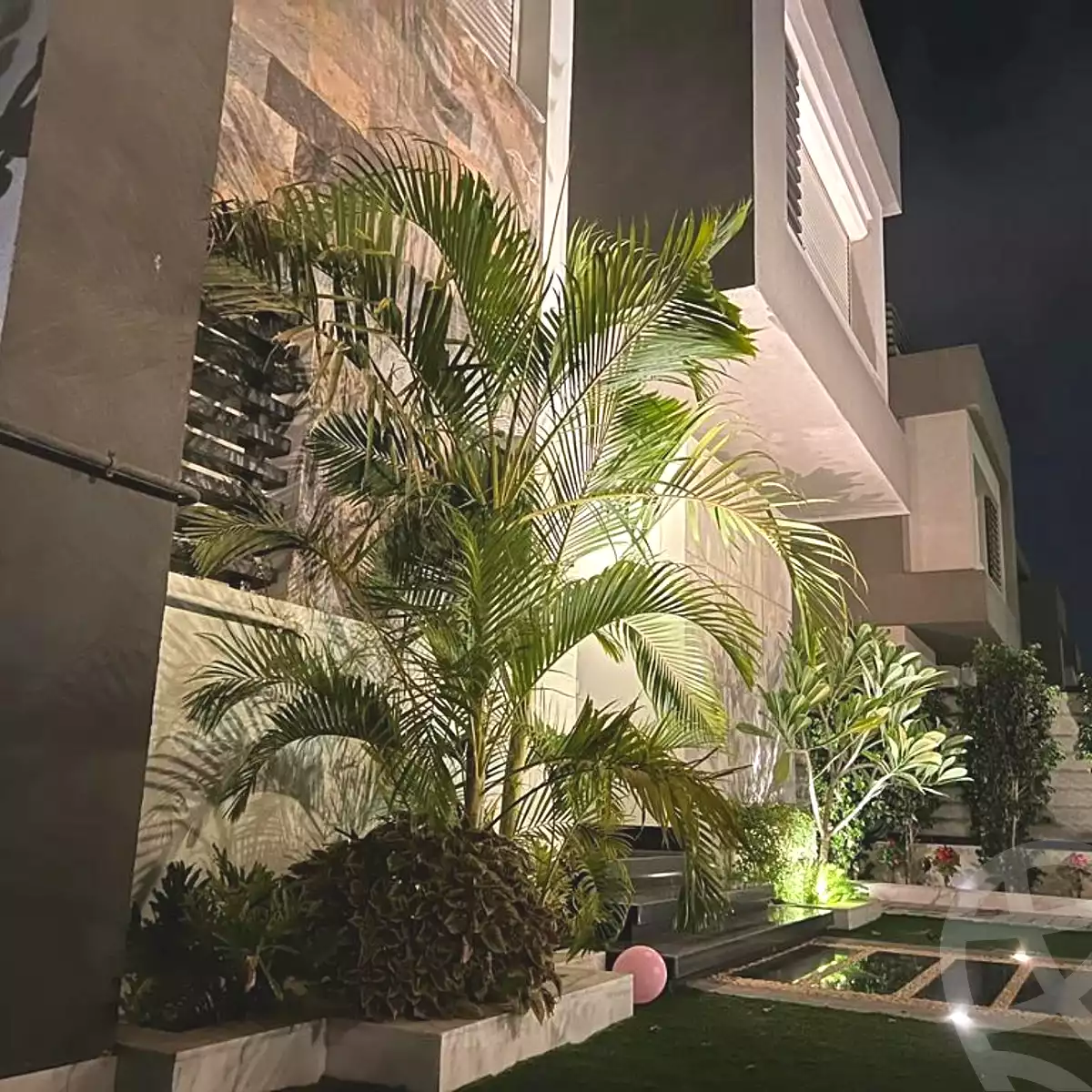 https://aqarmap.com.eg/ar/listing/6988992-for-sale-cairo-new-cairo-compounds-kmbwnd-kryk-twn-il-cazar
