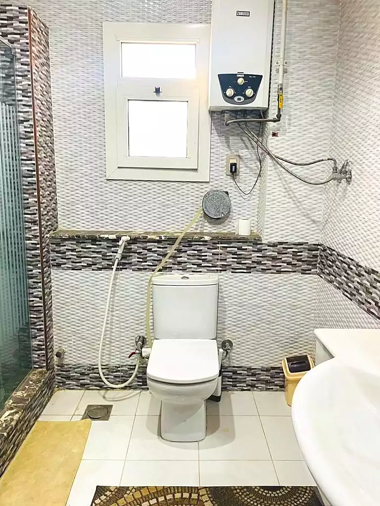 https://aqarmap.com.eg/ar/listing/6989110-for-rent-cairo-new-cairo-compounds-hayat-heights