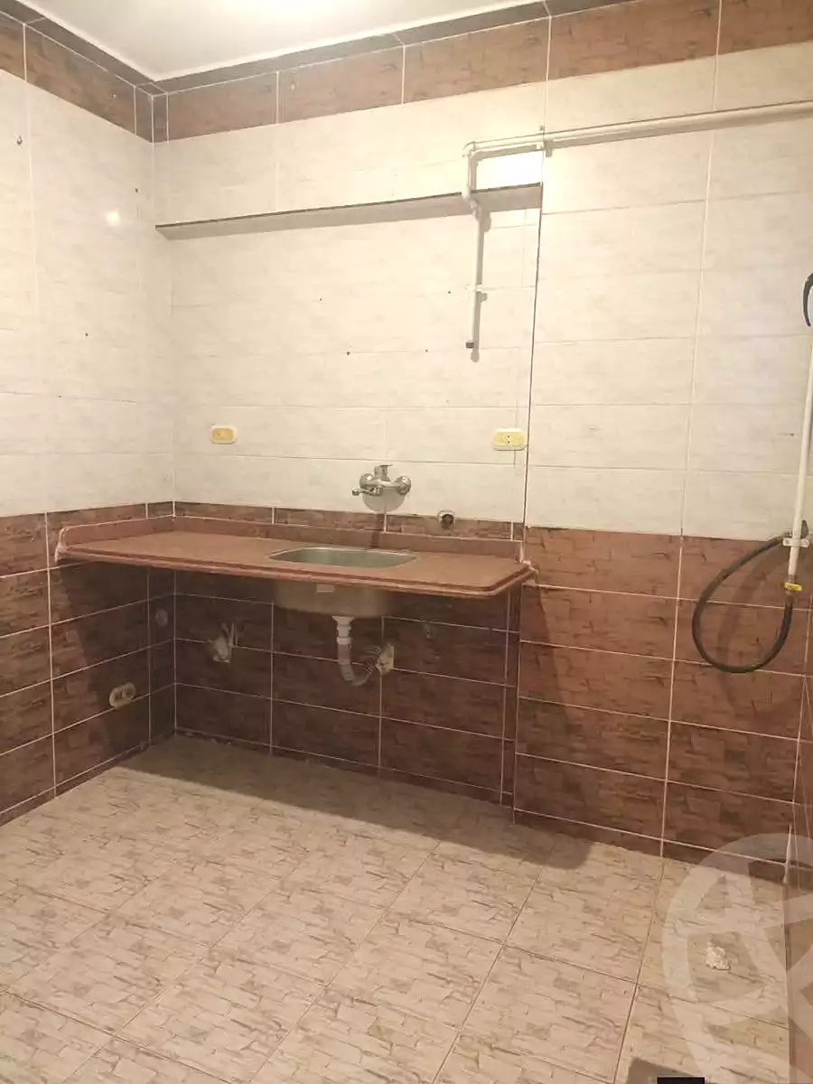 https://aqarmap.com.eg/ar/listing/6990144-for-sale-alexandria-al-agamy-lbytsh-mohamed-el-fardi-st