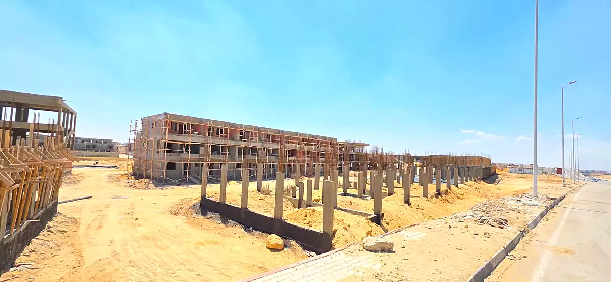 https://aqarmap.com.eg/en/listing/6991324-for-sale-cairo-new-cairo-compounds-dh-mdyn-ryzydns-yjy-jb