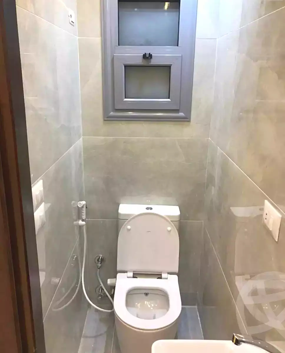 https://aqarmap.com.eg/ar/listing/6992409-for-rent-alexandria-el-montazah-compounds-in-el-montazah-royal-plaza-compound-al-halawany