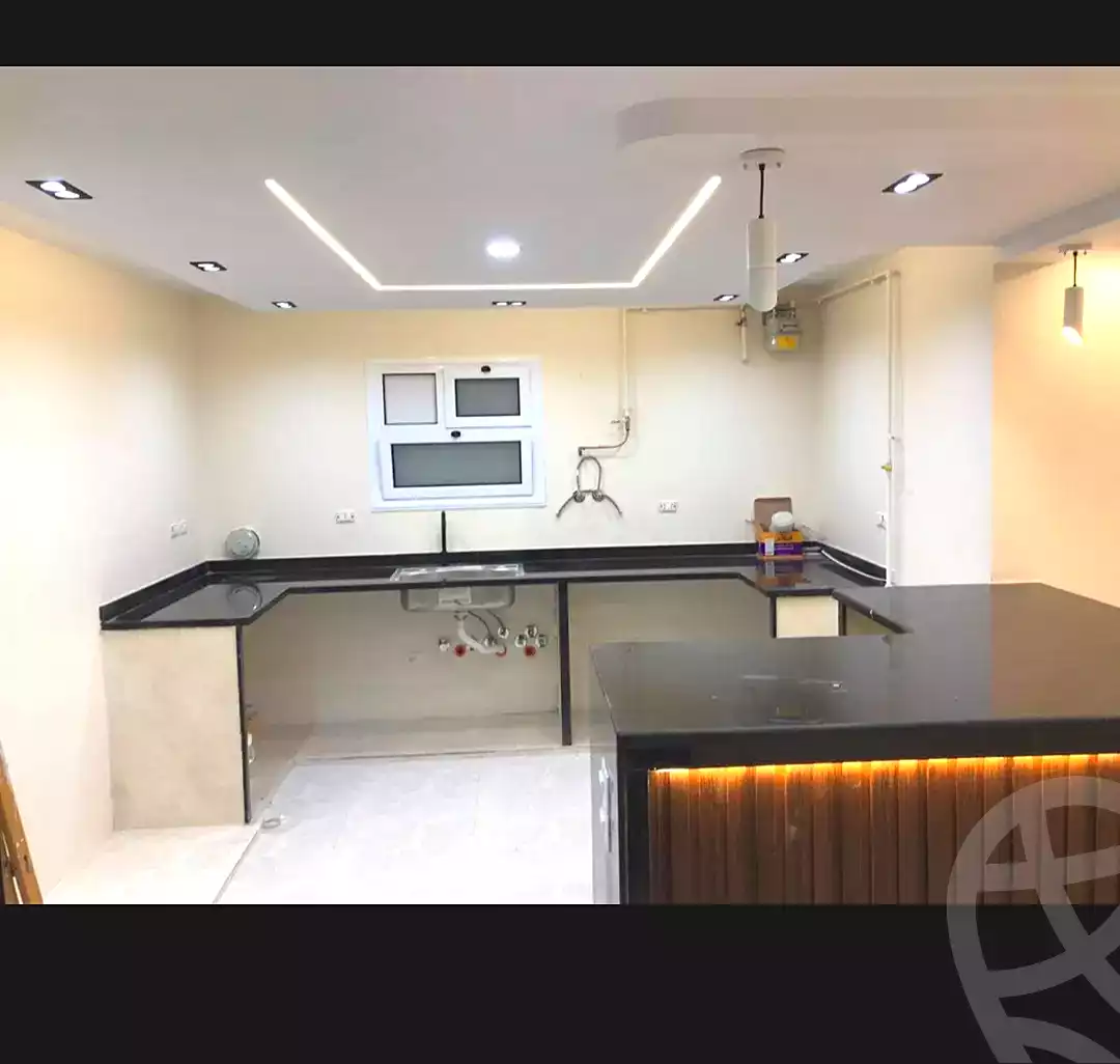 https://aqarmap.com.eg/ar/listing/6992409-for-rent-alexandria-el-montazah-compounds-in-el-montazah-royal-plaza-compound-al-halawany