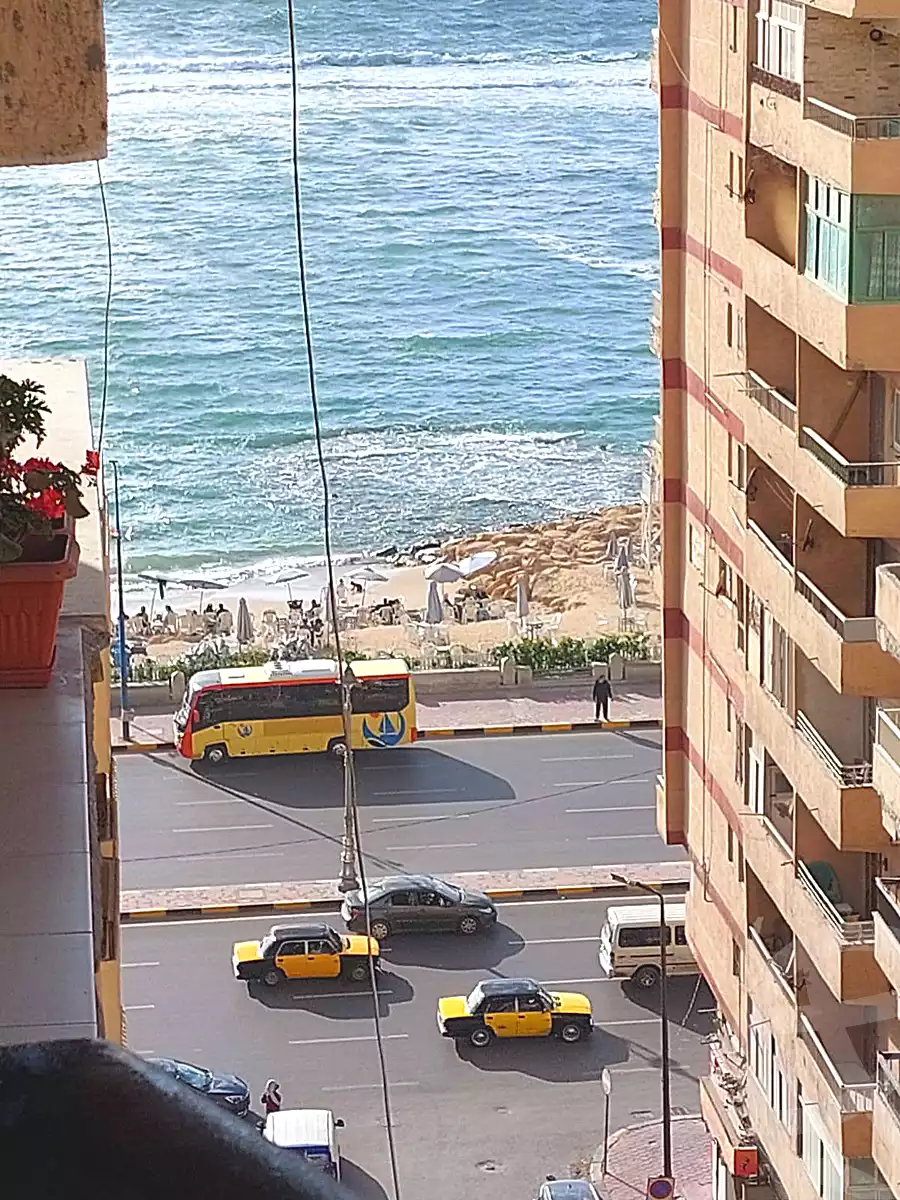 https://aqarmap.com.eg/ar/listing/6992779-for-sale-alexandria-el-asafra-l-sfr-bhry-el-geish-rd