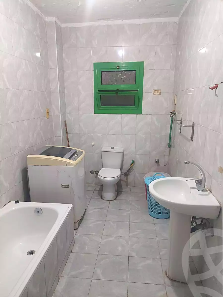 https://aqarmap.com.eg/ar/listing/6993778-for-sale-cairo-helwan-ahmed-enci-st