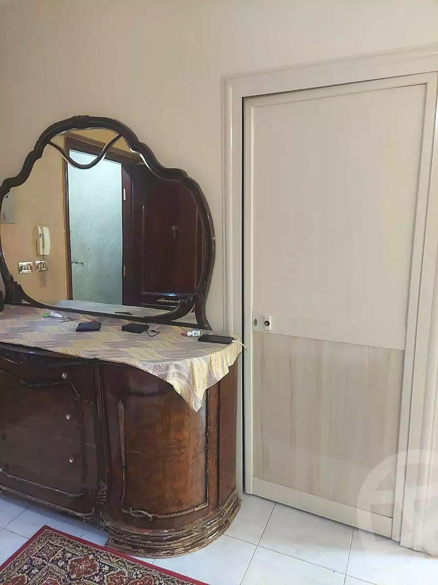 https://aqarmap.com.eg/ar/listing/6993795-for-sale-cairo-helwan-ahmed-enci-st