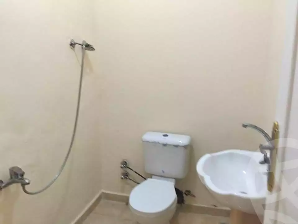 https://aqarmap.com.eg/en/listing/6994449-for-rent-alexandria-al-agamy-el-kilo-21