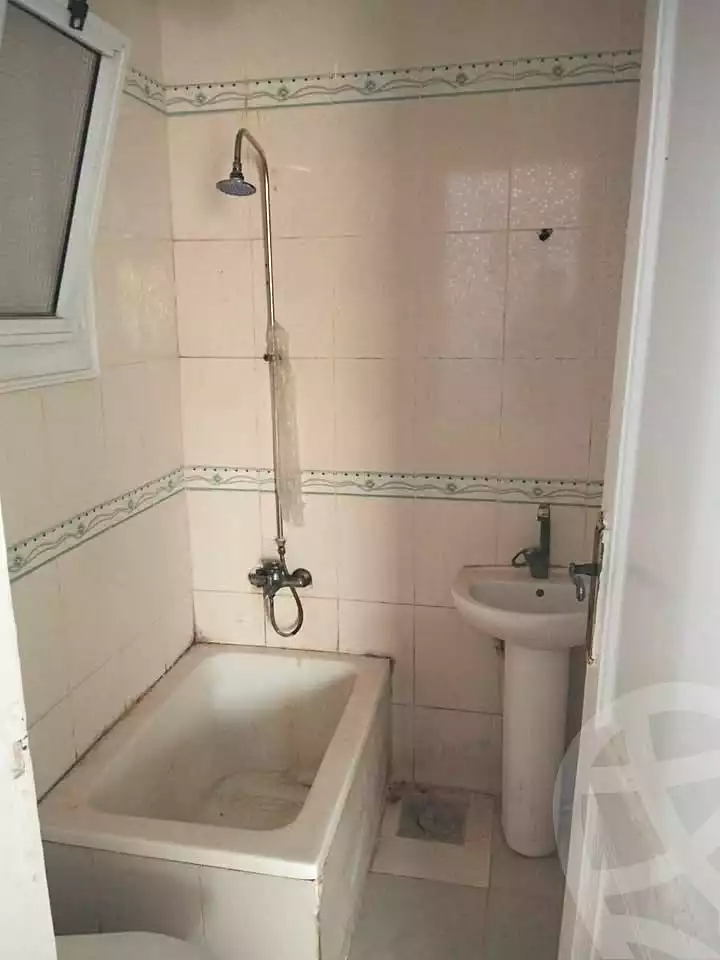 https://aqarmap.com.eg/en/listing/6994505-for-rent-alexandria-al-agamy-el-kilo-21