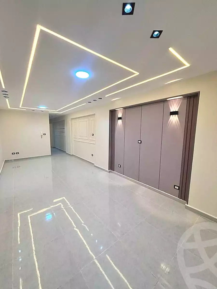 https://aqarmap.com.eg/ar/listing/6998364-for-sale-alexandria-sydy-bshr-sydy-bshr-bhry-amr-el-nogomy-st