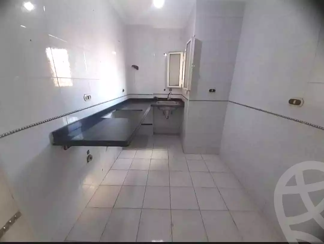 https://aqarmap.com.eg/ar/listing/6999063-for-sale-alexandria-sydy-bshr-sydy-bshr-bhry-sidi-beshr-mosque-st